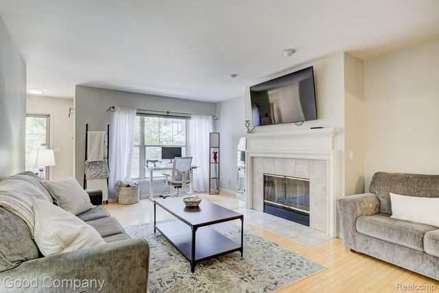 132 Tiffany Lane, Royal Oak, MI 48067