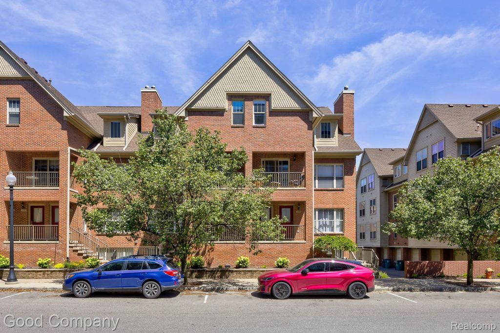 132 Tiffany Lane, Royal Oak, MI 48067