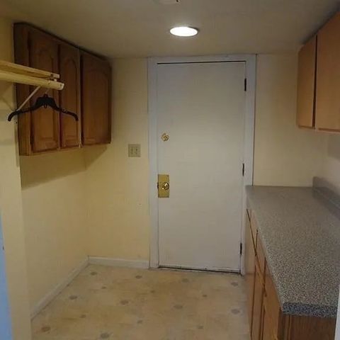 64 Berkshire Ave, Springfield, MA 01109