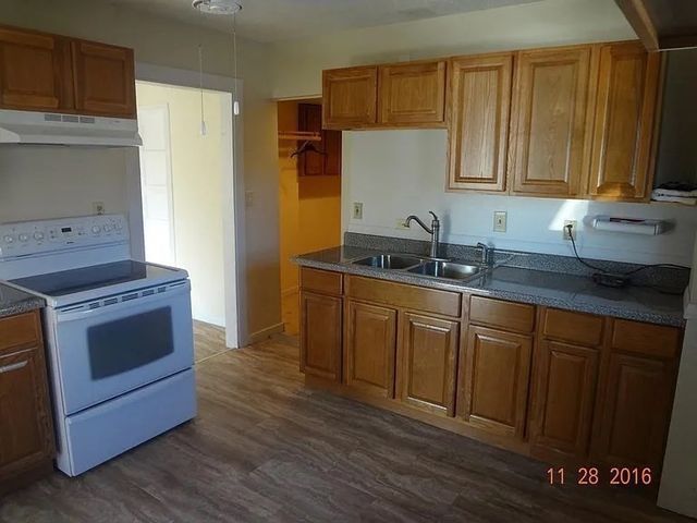 64 Berkshire Ave, Springfield, MA 01109