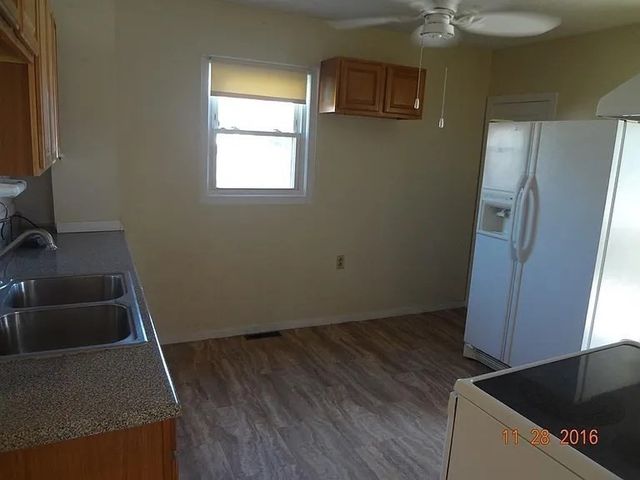 64 Berkshire Ave, Springfield, MA 01109