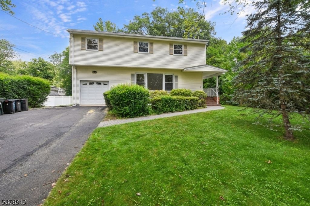 50 Briarwood Dr, Berkeley Heights Twp., NJ 07922