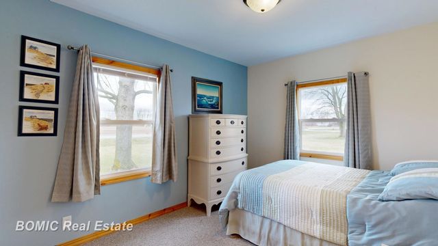 4560 Venoy Road, Saginaw, MI 48604