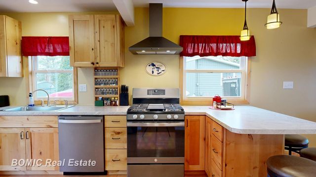4560 Venoy Road, Saginaw, MI 48604