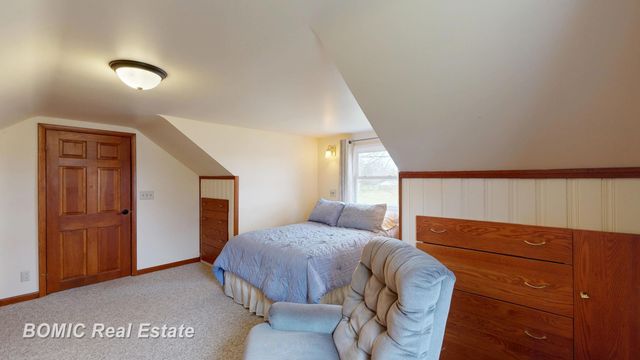 4560 Venoy Road, Saginaw, MI 48604