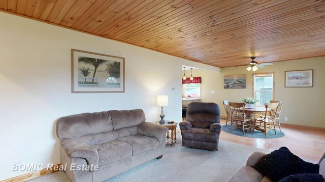 4560 Venoy Road, Saginaw, MI 48604