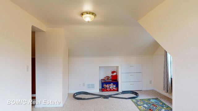 4560 Venoy Road, Saginaw, MI 48604