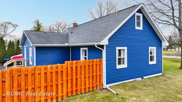 4560 Venoy Road, Saginaw, MI 48604