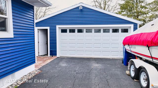 4560 Venoy Road, Saginaw, MI 48604