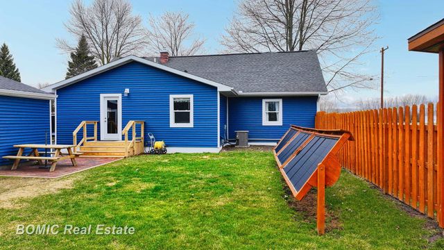 4560 Venoy Road, Saginaw, MI 48604
