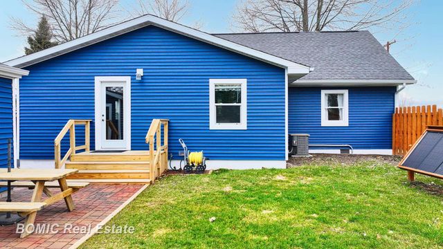 4560 Venoy Road, Saginaw, MI 48604