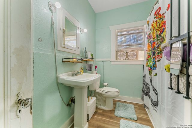 1427 E Pyron, San Antonio, TX 78214