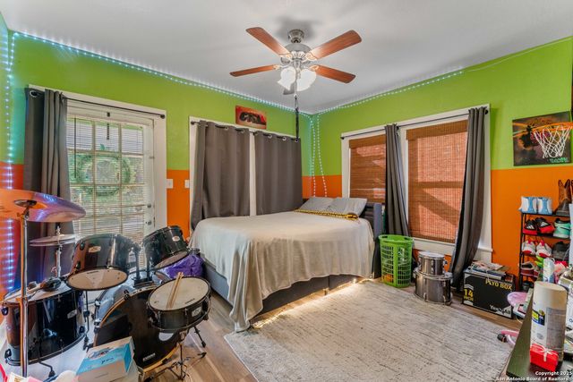 1427 E Pyron, San Antonio, TX 78214