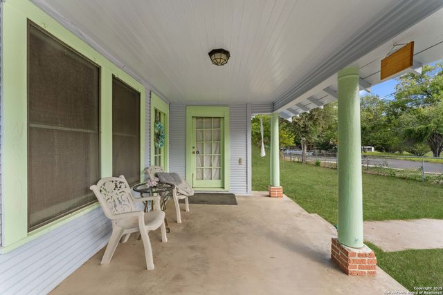 1427 E Pyron, San Antonio, TX 78214