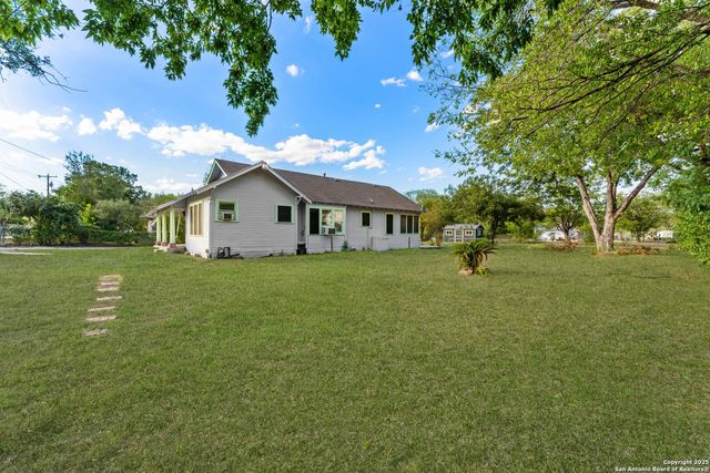 1427 E Pyron, San Antonio, TX 78214