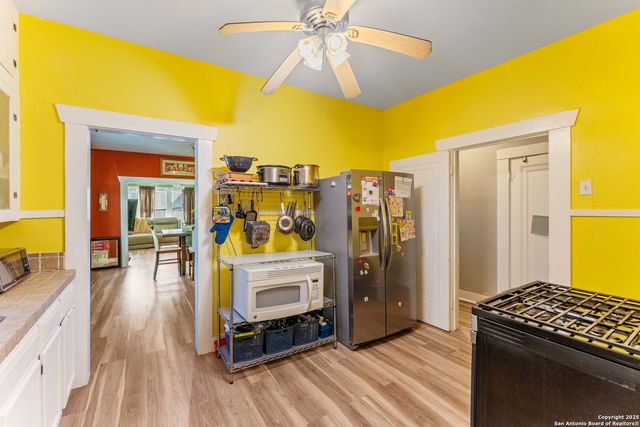 1427 E Pyron, San Antonio, TX 78214