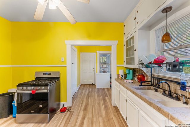 1427 E Pyron, San Antonio, TX 78214