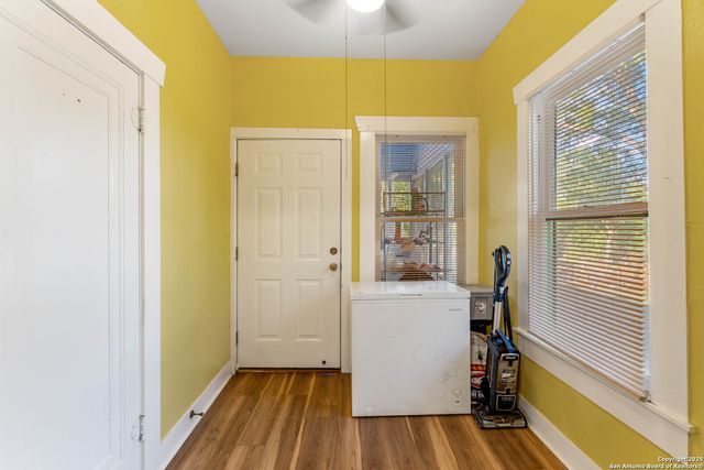 1427 E Pyron, San Antonio, TX 78214