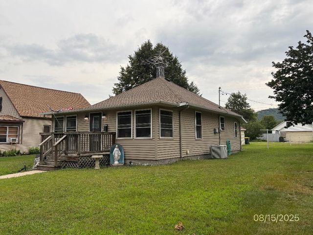 618 N Wacouta Avenue, Prairie Du Chien, WI 53821