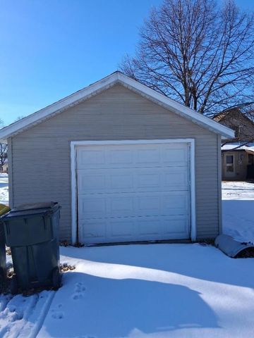 618 N Wacouta Avenue, Prairie Du Chien, WI 53821