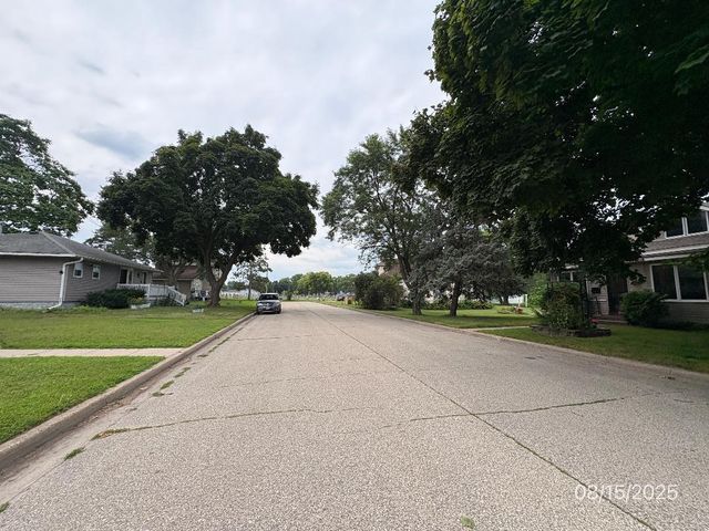 618 N Wacouta Avenue, Prairie Du Chien, WI 53821