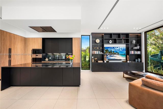 1202 NE 93rd St, Miami Shores, FL 33138