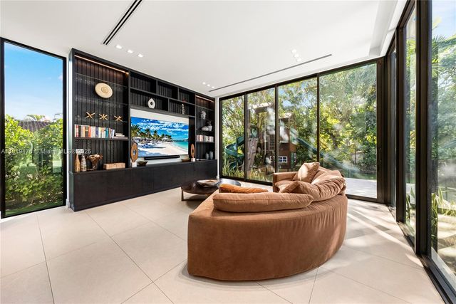 1202 NE 93rd St, Miami Shores, FL 33138