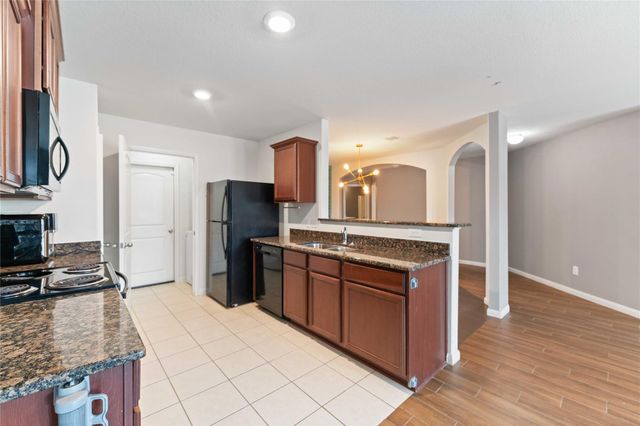 11122 Hillside Creek Drive, Humble, TX 77396