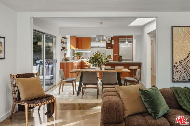 3711 Fredonia Drive, Los Angeles, CA 90068