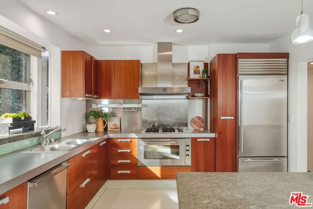 3711 Fredonia Drive, Los Angeles, CA 90068