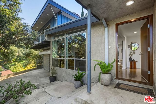 3711 Fredonia Drive, Los Angeles, CA 90068