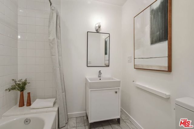 3711 Fredonia Drive, Los Angeles, CA 90068