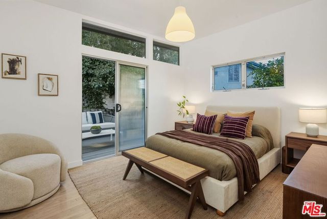 3711 Fredonia Drive, Los Angeles, CA 90068