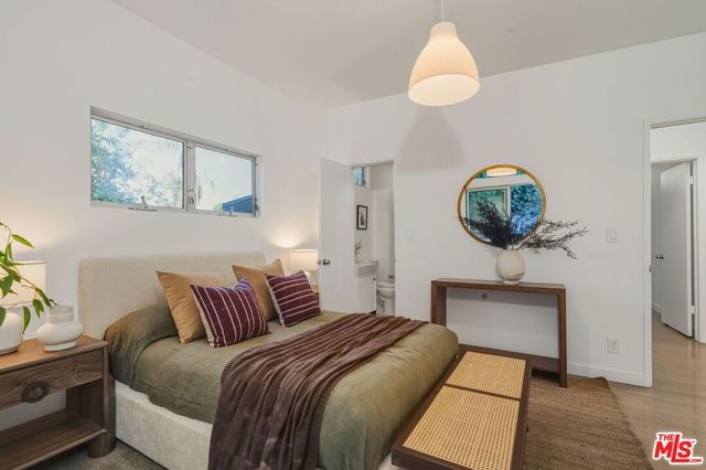 3711 Fredonia Drive, Los Angeles, CA 90068