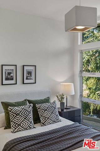 3711 Fredonia Drive, Los Angeles, CA 90068