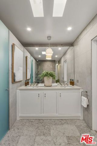 3711 Fredonia Drive, Los Angeles, CA 90068