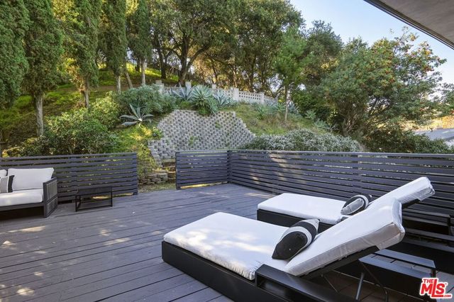 3711 Fredonia Drive, Los Angeles, CA 90068