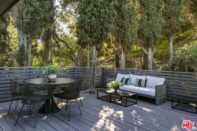 3711 Fredonia Drive, Los Angeles, CA 90068