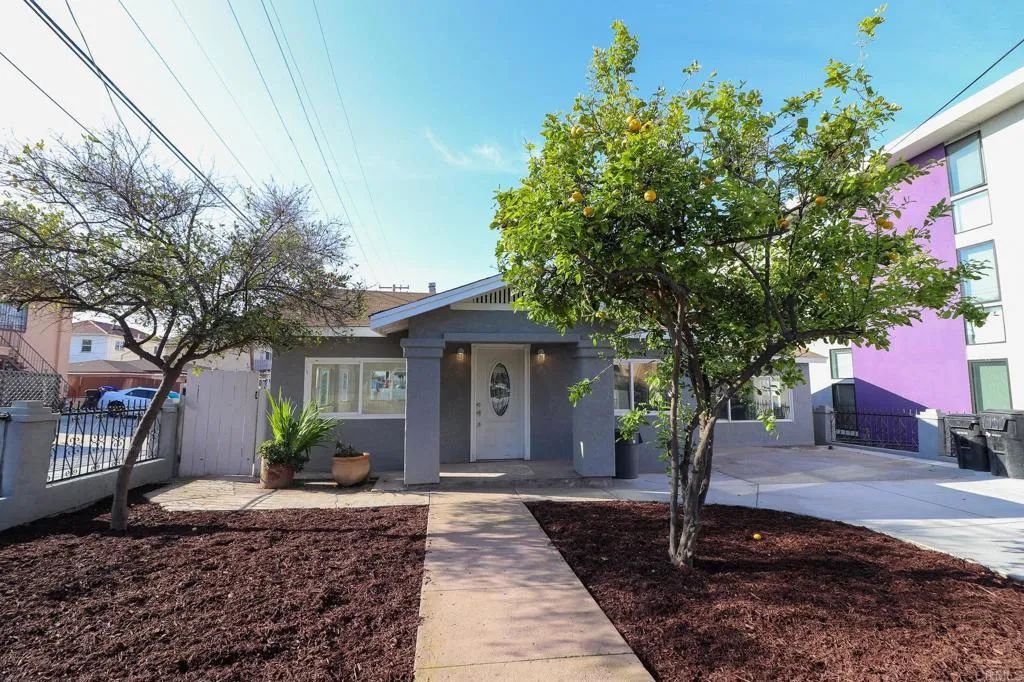 110 W Hall Ave, San Ysidro, CA 92173