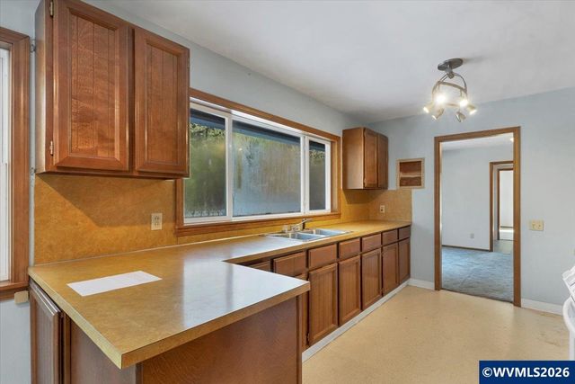 538 Mountain Av SE, Idanha, OR 97350