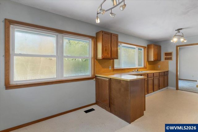 538 Mountain Av SE, Idanha, OR 97350