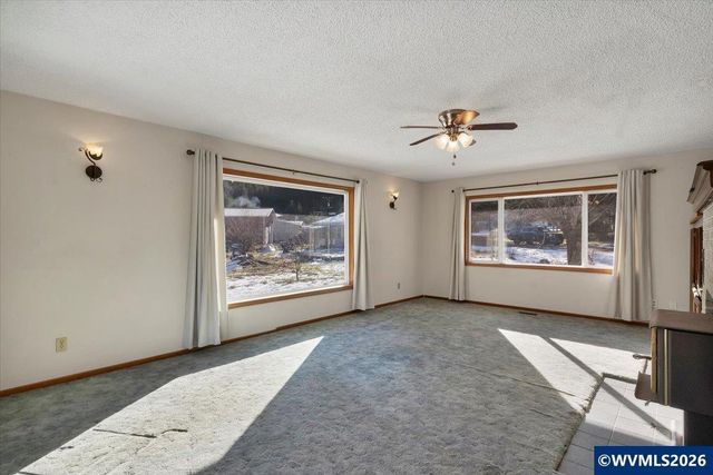 538 Mountain Av SE, Idanha, OR 97350