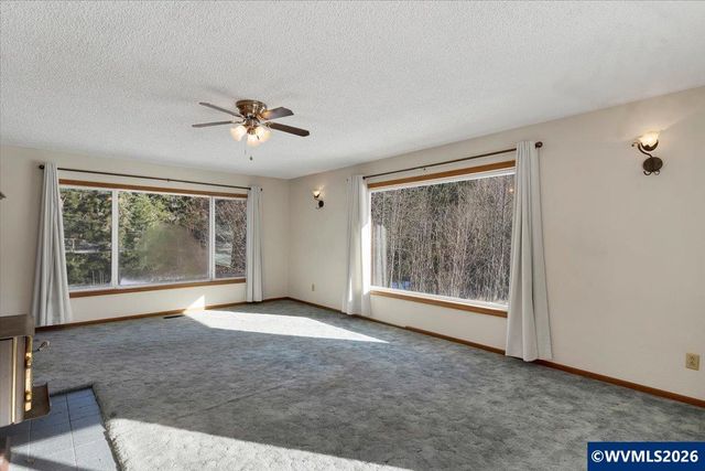 538 Mountain Av SE, Idanha, OR 97350