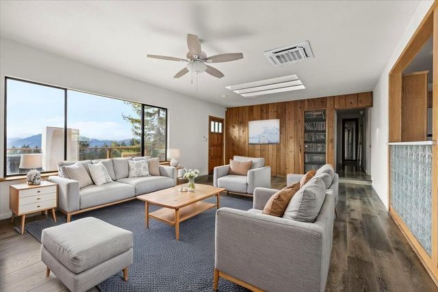 872 Scott Drive, Grants Pass, OR 97527