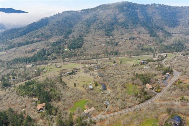 872 Scott Drive, Grants Pass, OR 97527