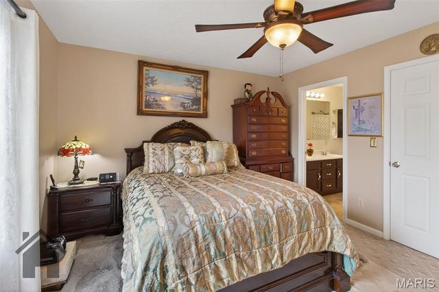 16725 Hardwood Lane, St Robert, MO 65584