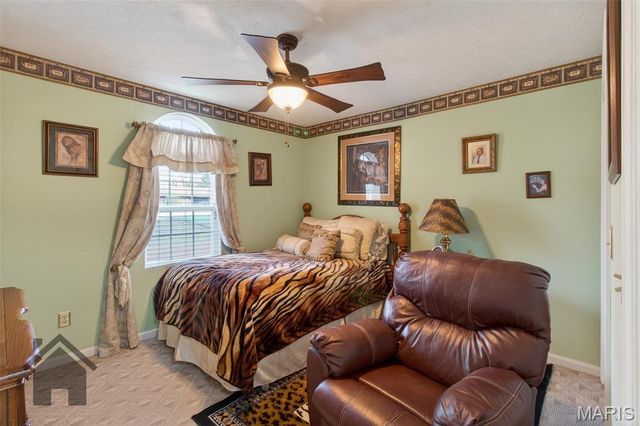 16725 Hardwood Lane, St Robert, MO 65584