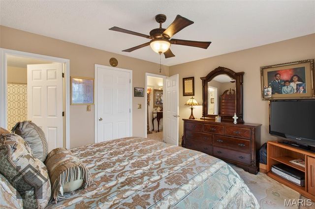 16725 Hardwood Lane, St Robert, MO 65584