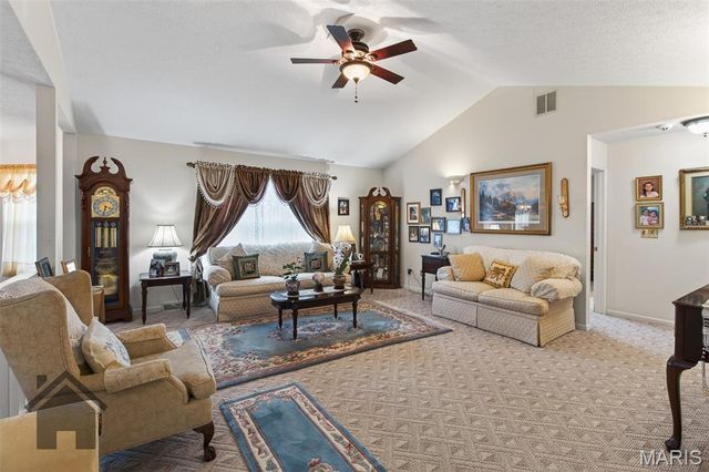 16725 Hardwood Lane, St Robert, MO 65584