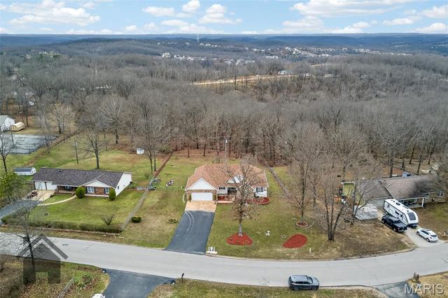 16725 Hardwood Lane, St Robert, MO 65584